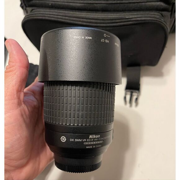 Nikon DX SWM AF-S Nikkor 55 - 200mm f/1.4 - 5.6G VR ED IF F Mount Lens HB-37 - Picture 1 of 14